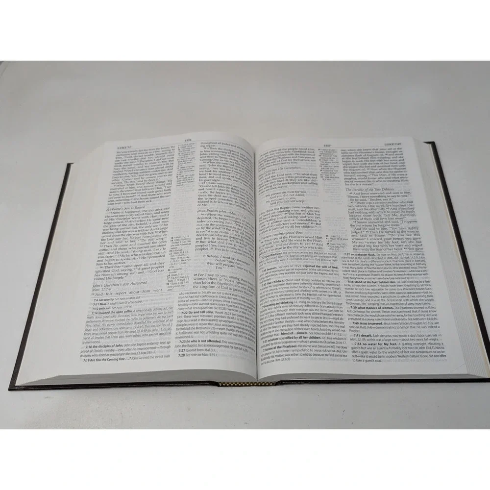 MacArthur Study Bible NKJV by John‎ MacArthur 1997 Hardcover Vintage 90s Revised